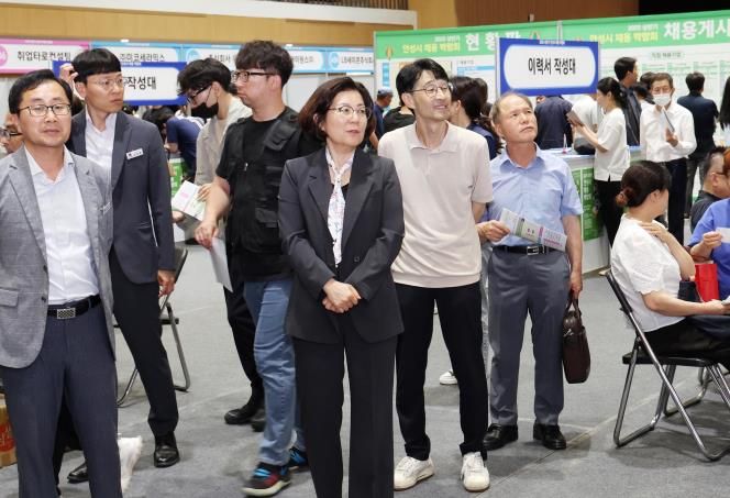 안성시, 2025 상반기 채용박람회 성황리에 마무리