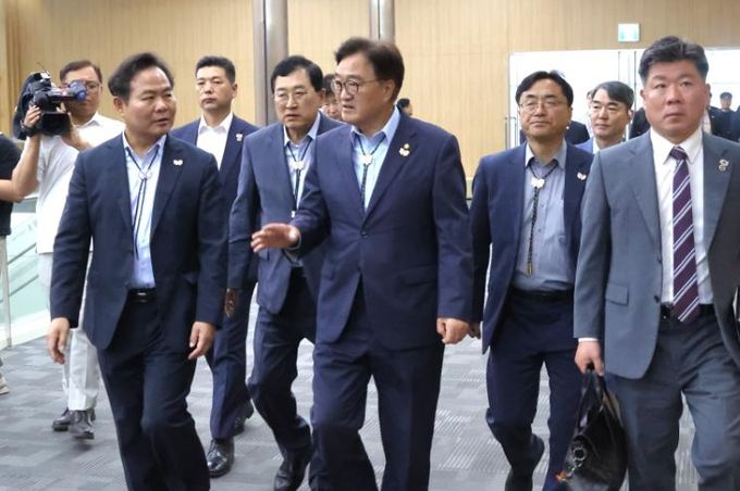 “경주가 대한민국의 창”… 우원식 의장, APEC 준비현장 방문