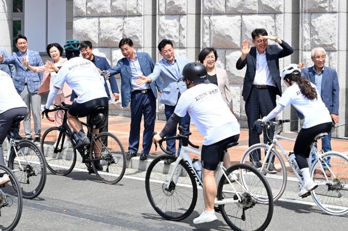 진주시 대학생, 자전거 국토 대종주길