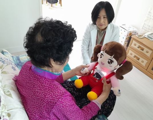 폭염 대응 인공지능 돌봄로봇‘통영이’출동!