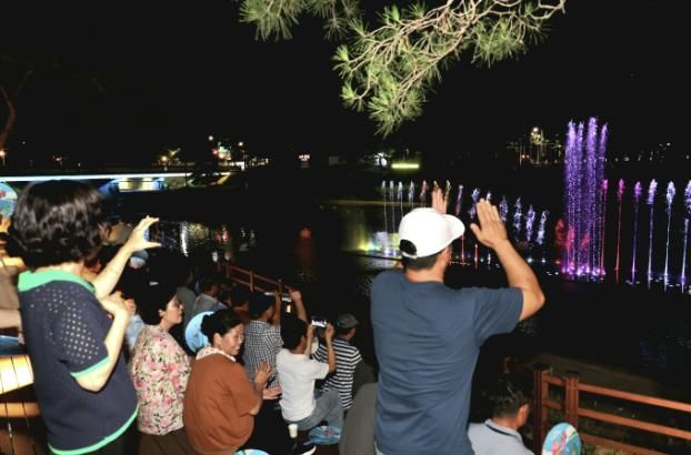 괴산 자연울림 음악분수, 무더위 속 주민 인기 명소로 각광