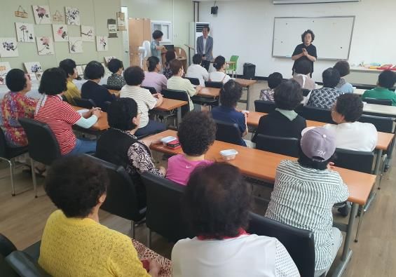 뜨거운 날씨만큼 뜨거운 꿈! 충주열린학교 운영자문위원회, 충주열린학교 수험생에 힘찬 응원!