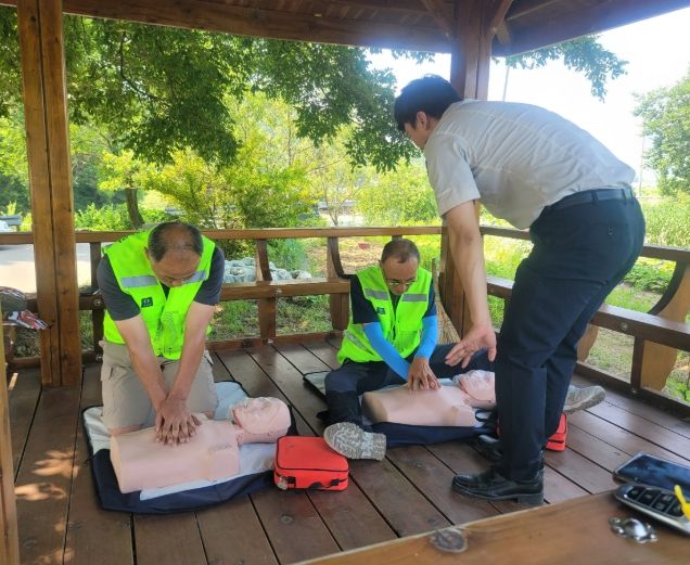 수곡면 물놀이 위험구역에 ‘안전요원 심폐소생술 교육