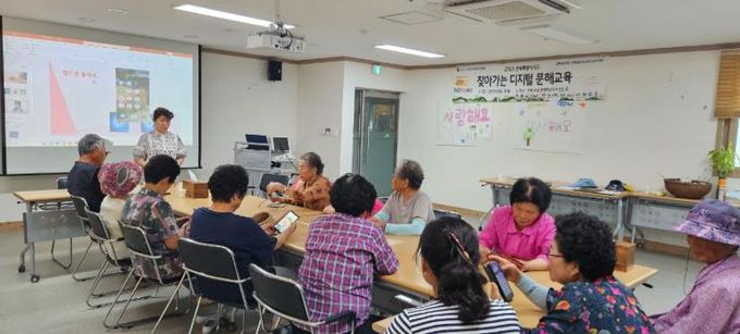 남원시 찾아가는 디지털 문해교육 “한글햇살버스”운행