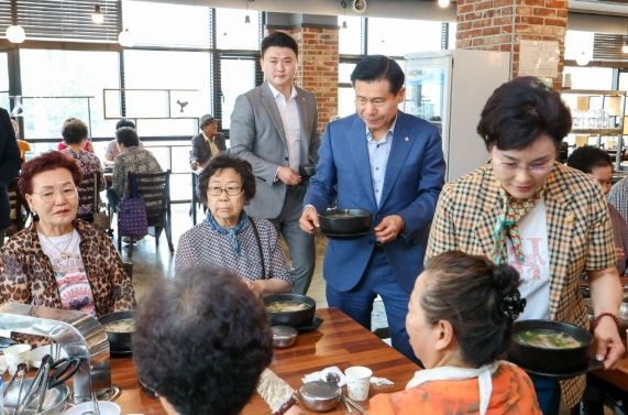 대구 중구, 남산종합사회복지관 초복 맞아 홀몸어르신 대상 보양식 나눔 행사 개최