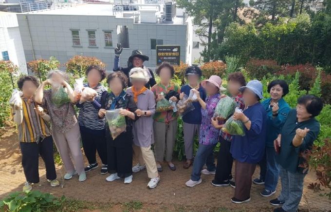 통영시, 치매안심센터 쉼터‘치매치유 텃밭’운영