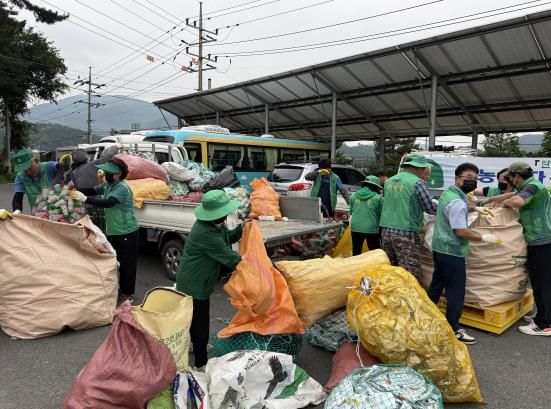 하동군새마을지회, 영농 폐자원 수집 경진대회 개최