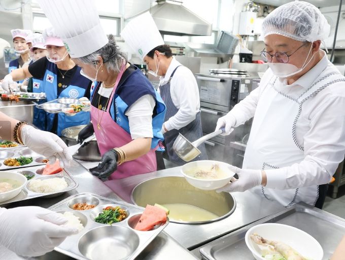 초복 맞이‘사랑의 장각탕’대접