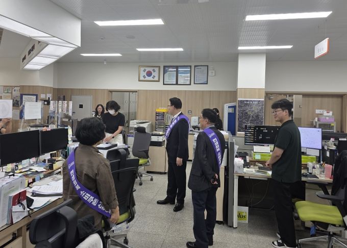 충북도, ‘민생회복 소비쿠폰’ 접수 현장 캠페인 전개