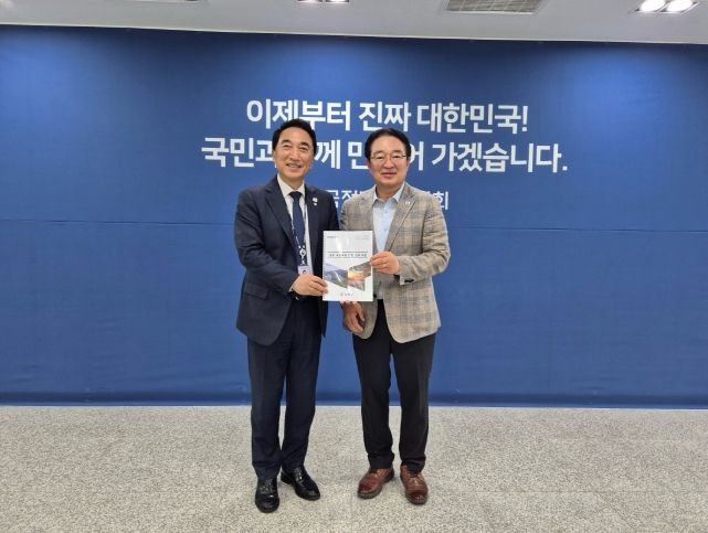 국정기획위원회 박수현 균형성장특별위원장(국회의원)