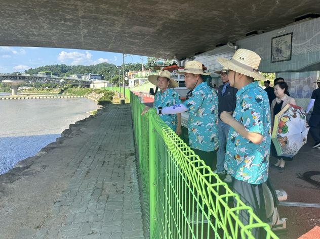 박현국 봉화군수 은어축제현장점검