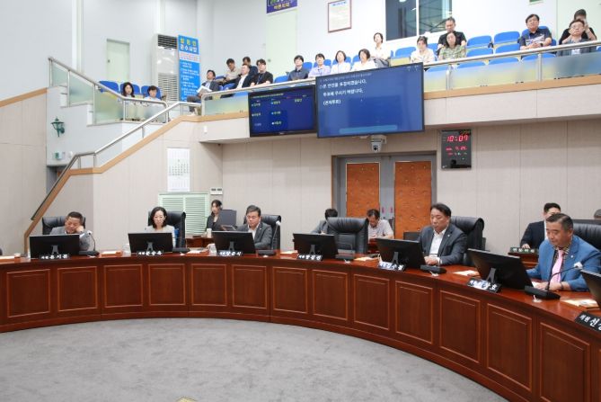 제321회 구례군의회 임시회 폐회