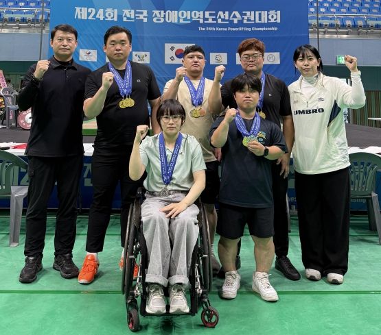 동구청 돌고래 역도단 장애인역도선수권대회 쾌거