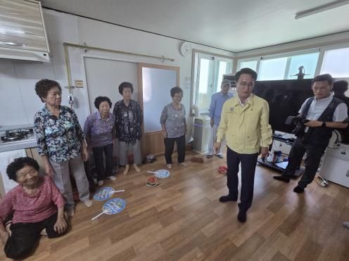 박동식 사천시장, 폭염 취약계층 안전 점검 무더위쉼터 방문해 직접 시민 건강 챙긴다