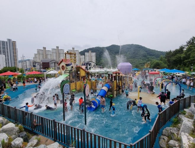창원에서 안전하고 시원하게, 여름철 물놀이 즐기자