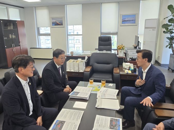 김해시, 전재수 해수부 장관에 현안사업 건의