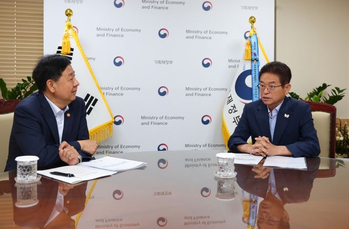 경제부총리 만나 전방위 국비 지원 건의!