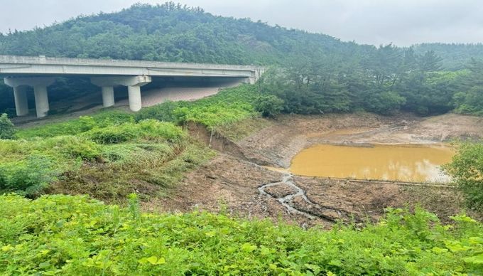 호우 피해 유곡저수지 복구 완