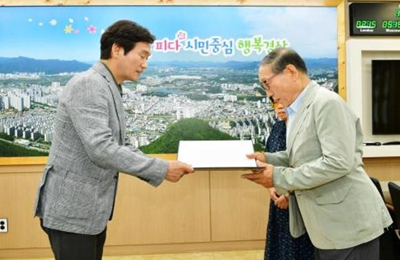 화랑무공훈장 전달