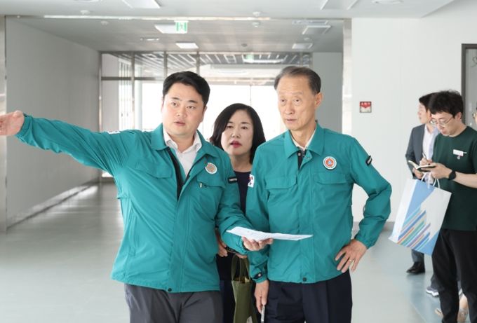 최정훈 위원장과 20년 가까운 진해구민 숙원사업 현장 점검