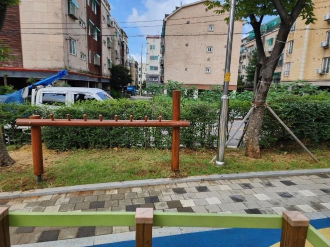 인천 서구, 어린이공원 2개소에 야외 가방걸이대 설치