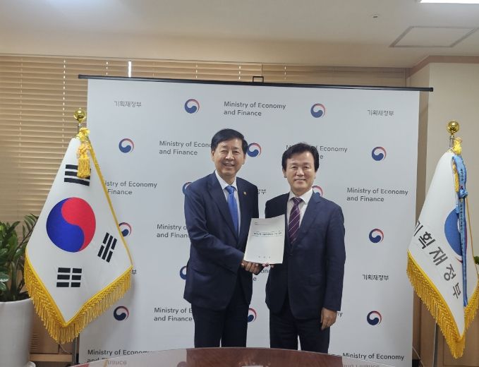 조규일 진주시장, 기획재정부 장관 만나 ‘대한민국 기업가정신관 건립’ 건의