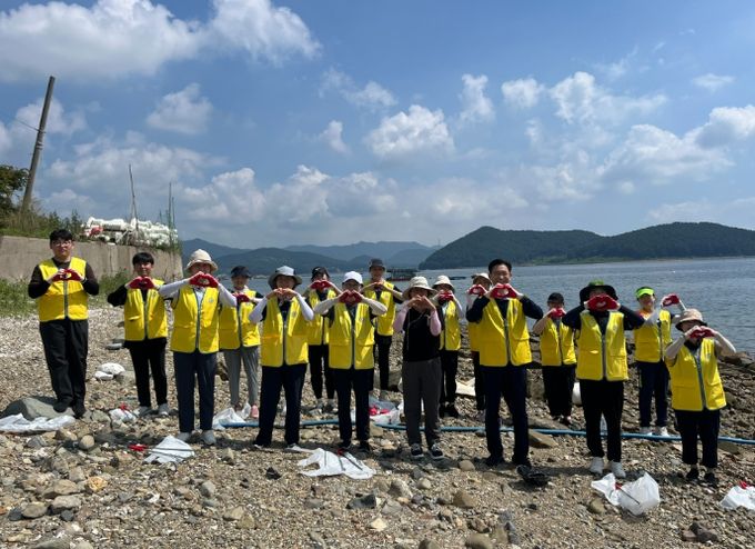 하일면 지포마을 바다서 환경정화활동