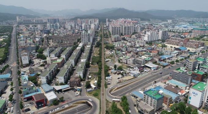 경주시는 동천~황성 도시숲 공원조성계획에 시민 의견을 반영하기 위해 주민참여단을 모집한다. 사진은 도시숲 조성 예정지 전경
