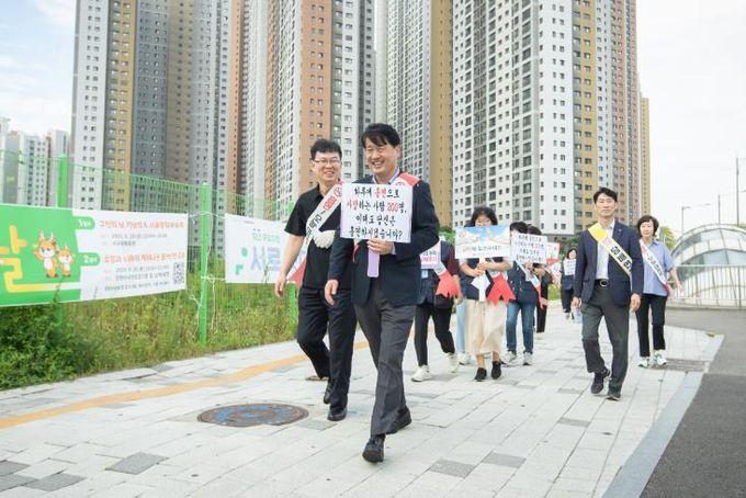 인천 서구, 자원봉사 금연 지도원과 함께하는 전철역 금연 캠페인