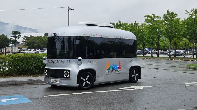 8인승 자율주행차 ROii
