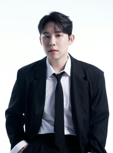 ‘감성 장인’가수 진욱, 진해 벚꽃 소생 프로젝트에 1천만 원 기부