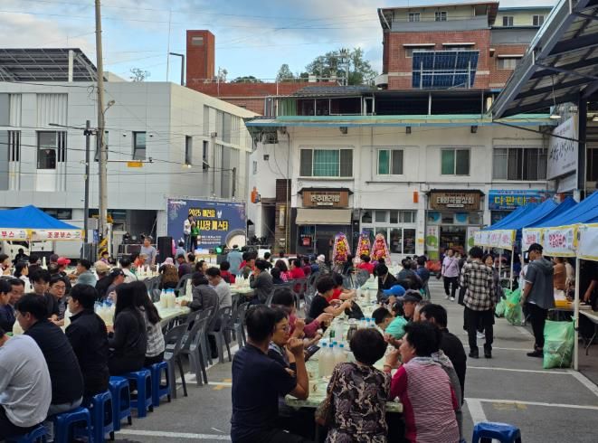 예천군 2025 동행축제 “예천읍 상설시장 페스타”원도심 상생의 장으로 거듭나다