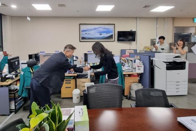 거제시 세무과, 청렴․친절 ‘킹왕짱’ 직원 시상