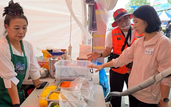 이소영 남구의원, 울산고래축제 다회용기 사용 현장 점검
