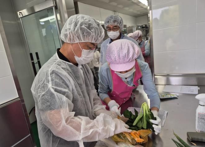 보은교육지원청, 안전한 학교급식 교육장이 직접 챙긴다