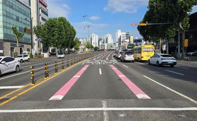 대구 중구, 교통환경 개선사업 완료…보행자·교통약자 안전 강화(색깔유도선 도색, 동부교회~수성병원 일원).