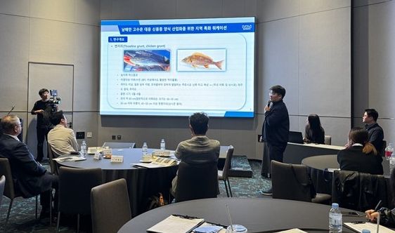 경상국립대학교(GNU) 해양과학대학 해양수산미래교육원은 10월 30일부터 31일까지 남해군 일대에서 RISE사업의 일환으로 ‘2025 지역 문제 둘러보기 프로그램: 느낌표 워케이션’을 개최했다.