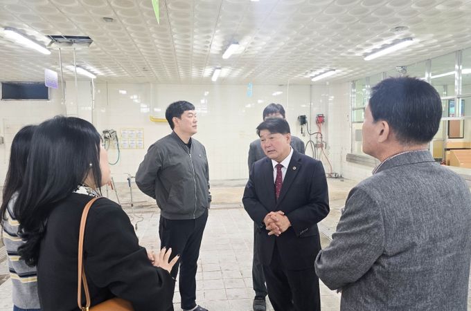 이성룡 울산광역시의회 의장, 중구 유곡중학교 현장 방문