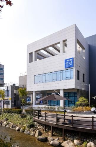 밀양여행문화센터 해천상상루 전경