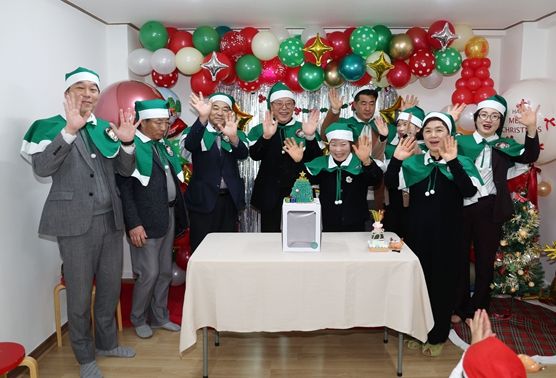 소외 아동에 3,800만원 상당 크리스마스 선물 전달