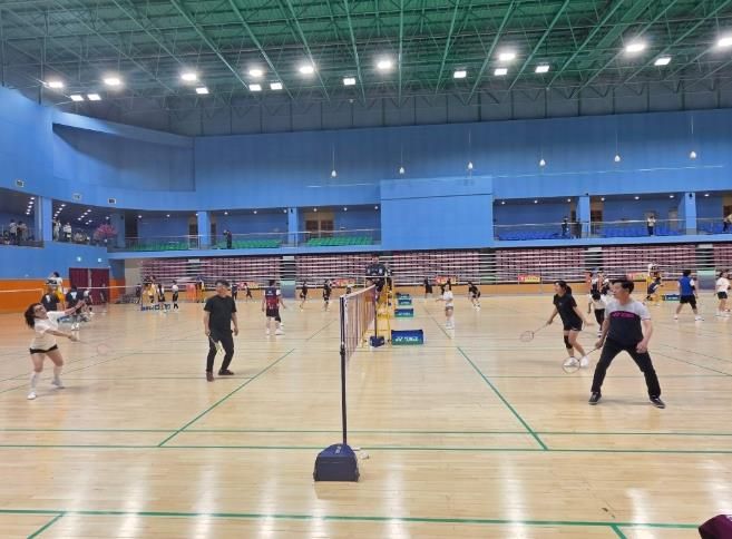 밀양시배드민턴경기장에서 열린 제25회 밀양시장기 배드민턴대회