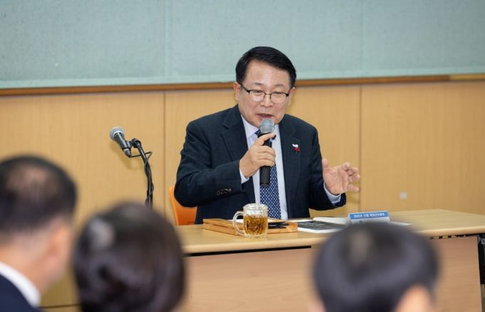 국장부터 읍면동장까지 총집결…연말연시 현안 점검