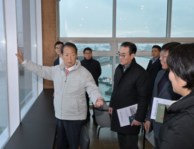 ‘장생포문화창고 경관개선 사업’ 준공 현장점검