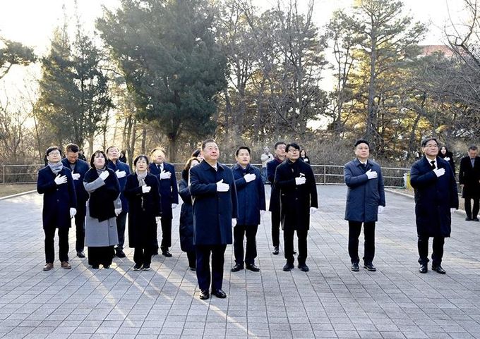 파주시, 2026 신년 현충탑 참배로 새해 시작