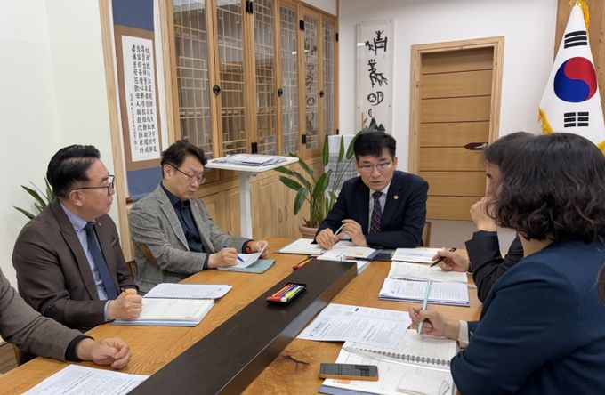 윤건영 교육감, 고교학점제...현장의견을 듣고 근본적인 검토되어야
