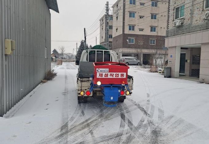 충주시, 신속한 제설작업으로 시민 안전 확보