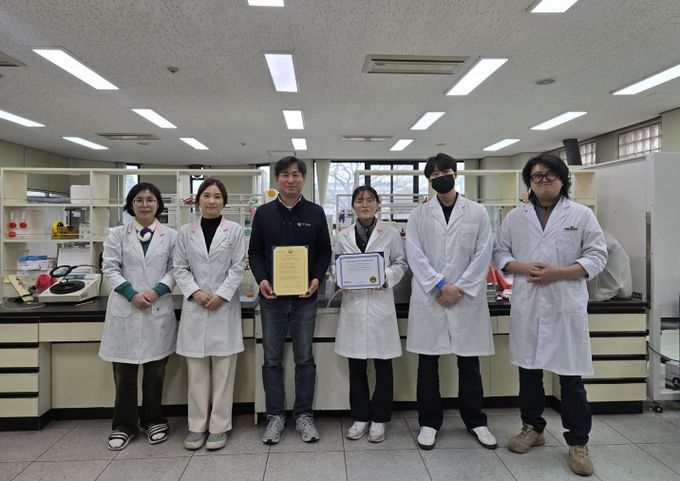 사천시시설관리공단 수질 분석 절차 시스템 신뢰성 공식 인정-홍관표 환경시설1팀장 외 실험실 직원들