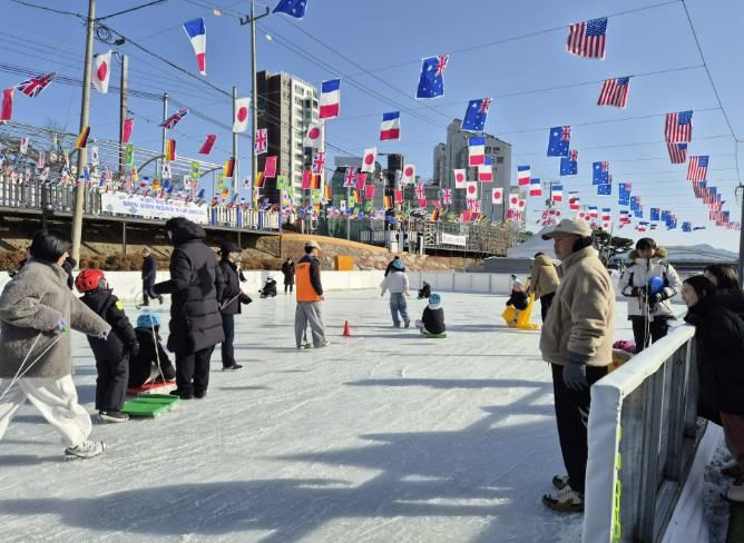 보은군 보청천 눈썰매장, 겨울방학 맞아 아동ㆍ청소년 큰 인기