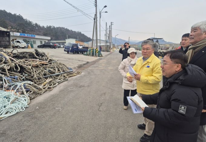 영광군수, 계마항 어구보관창고 화재 현장 방문