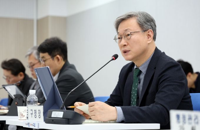 29일 열린 ‘2025년 4분기 공약사업 검토보고회’에서 장인홍 구로구청장이 말하고 있다.